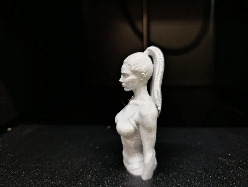 Tượng bán thân phụ nữ thể thao mặc Bikini - Mô hình in 3D - Image 3