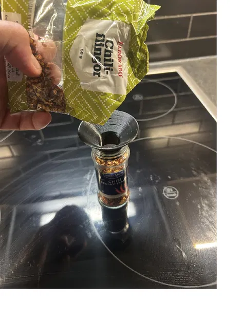 Phễu chiết rót gia vị tiện lợi cho hũ 27mm (Thiết kế in 3D) - Image 1