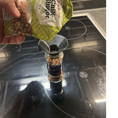 Phễu chiết rót gia vị tiện lợi cho hũ 27mm (Thiết kế in 3D)