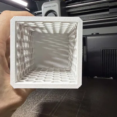 Ống cắm bút tổ ong - Thiết kế lục giác hiện đại cho bàn làm việc