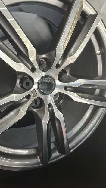 Vỏ Case PC Hình Mâm Xe Hơi với Màn Hình OLED Tròn - Image 1