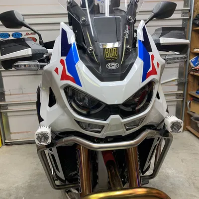 Ngàm gắn đèn trợ sáng trước cho 2024+ Honda Africa Twin ES (dùng cho crashbar zin)