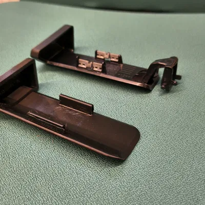 Nắp đậy thanh ray mái xe Dacia Jogger (Phụ tùng thay thế)