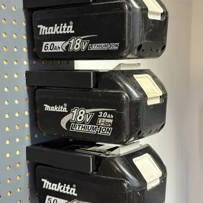 Giá treo pin Makita 18V - Thiết kế ngạnh ngang tiết kiệm diện tích