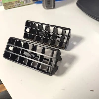 Lưới thông gió VW Passat 32B/Santana 321819707C