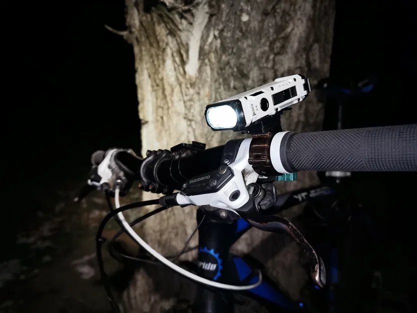 Ngàm gắn đèn Wuben x4 lên ghi đông xe đạp - Image 1