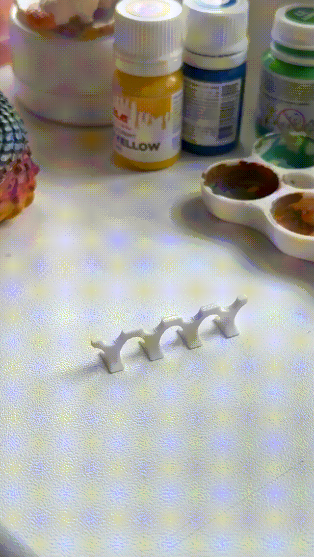 Đồ giữ cọ giúp sắp xếp cọ vẽ gọn gàng