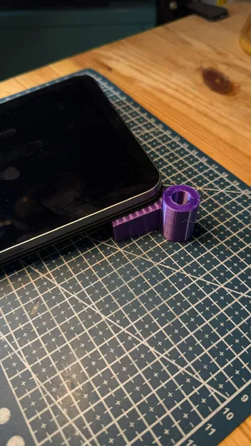 Đế giữ iPad mini và bút cảm ứng tiện lợi in 3D - Image 2