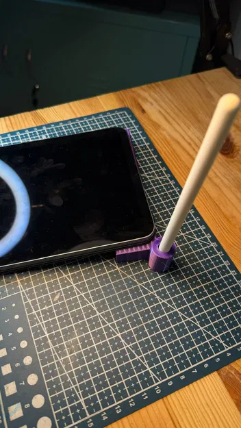 Đế giữ iPad mini và bút cảm ứng tiện lợi in 3D - Image 3