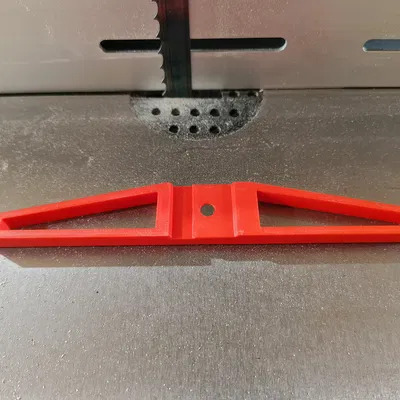 Dụng cụ cân chỉnh lưỡi cưa vòng (Bandsaw blade alignment tool)