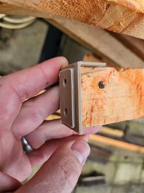 Khuôn dẫn hướng khoan lỗ cho thanh gỗ lợp mái - Image 1