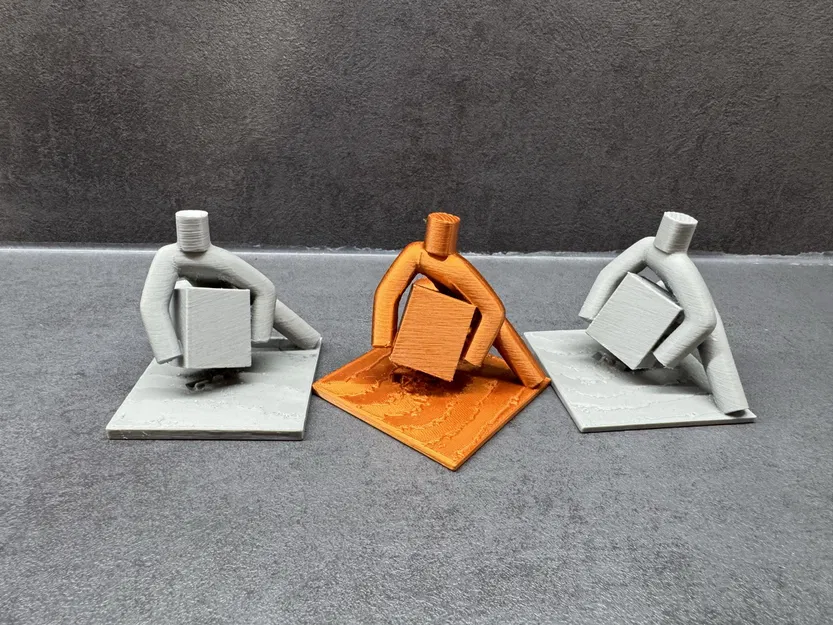 Exekutor bere pračku – Tượng chấp hành viên khiêng máy giặt (Brno) - Image 1