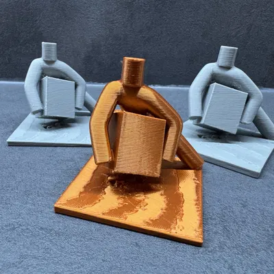 Exekutor bere pračku – Tượng chấp hành viên khiêng máy giặt (Brno)