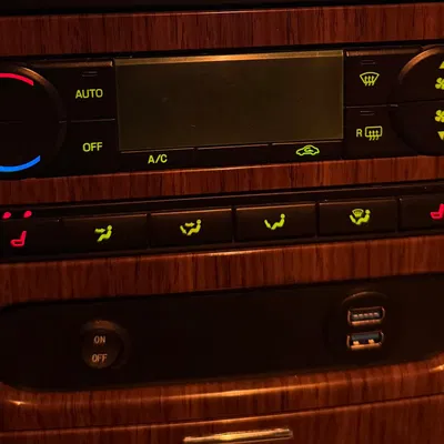 Mặt dưỡng công tắc & USB cho cổng tẩu thuốc Ford F-150 2004-2008