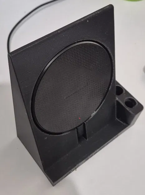 Đế sạc điện thoại kết hợp ống cắm bút - Image 1