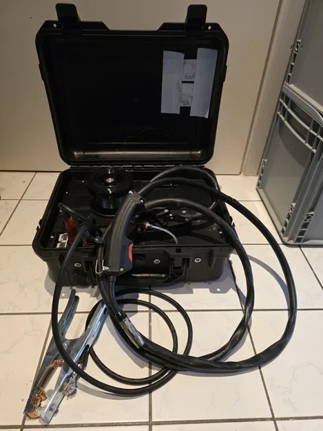 Máy hàn MIG chạy bằng ắc quy (Battery powered MIG welder) - Image 1