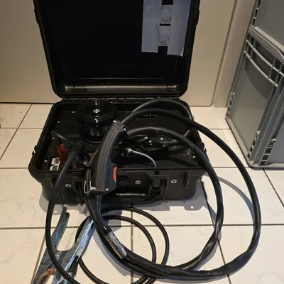 Máy hàn MIG chạy bằng ắc quy (Battery powered MIG welder)