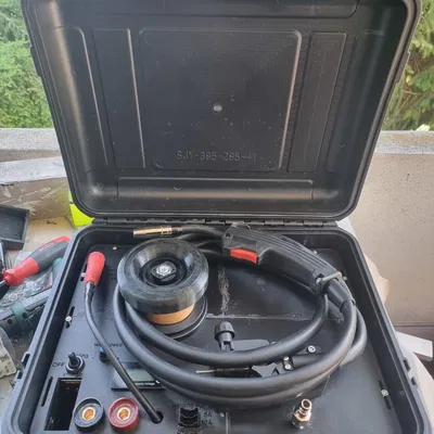 Máy hàn MIG chạy bằng ắc quy (Battery powered MIG welder)