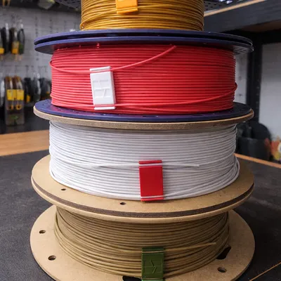 Kẹp cố định sợi nhựa Filament cho cuộn nhựa