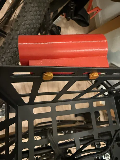 Ngàm gắn đèn Knog PWR lên giỏ xe đạp - Image 3