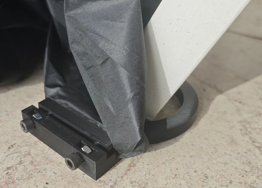 Bộ kẹp giữ bạt che nội thất sân vườn (Garden Furniture Cover Holder) - Image 4