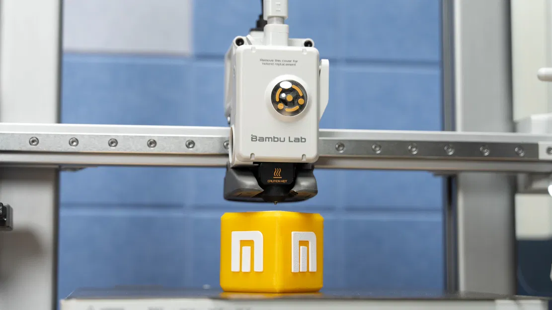 Khối vuông màu vàng Micro Center (kiểu Mario) - Image 1