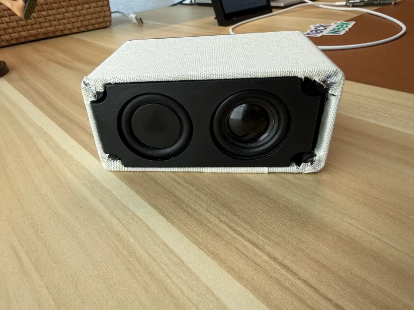 Vỏ hộp Wyoming Satellite Speaker (Raspberry Pi Zero 2 W + ReSpeaker 2 Mic HAT) - Image 6