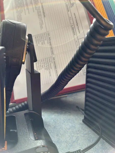 Giá treo bộ đàm Motorola tiện lợi in 3D - Image 2