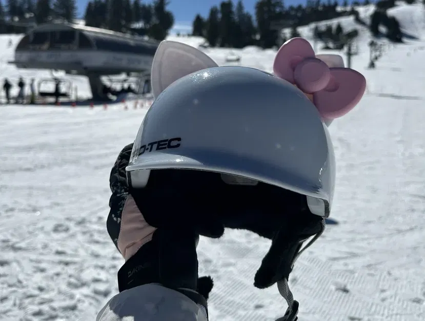 Tai và Nơ Hello Kitty cho nón bảo hiểm - Image 1