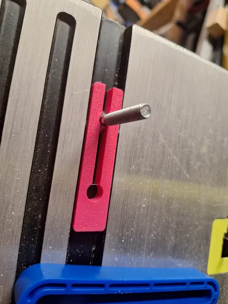 Thanh trượt cố định (Feather Board Holder) cho máy cưa vòng Ryobi - Image 1