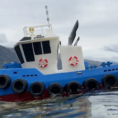 Tàu kéo RC với hệ thống đẩy xoay Azimuth hoạt động thực tế