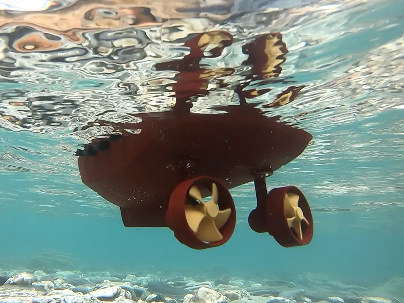 Tàu kéo RC với hệ thống đẩy xoay Azimuth hoạt động thực tế - Image 8