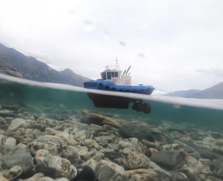 Tàu kéo RC với hệ thống đẩy xoay Azimuth hoạt động thực tế - Image 9