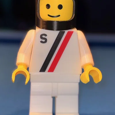 Classic Town - 'S' - Nhân vật MegaFigure phối màu Trắng sọc Đỏ/Đen (Tỉ lệ 5:1)