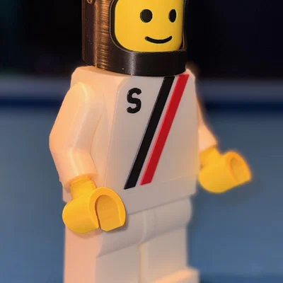 Classic Town - 'S' - Nhân vật MegaFigure phối màu Trắng sọc Đỏ/Đen (Tỉ lệ 5:1)