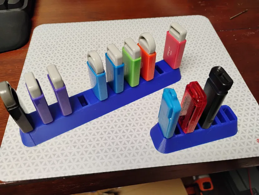 Khay Đựng USB Để Bàn Tiện Dụng: Phiên Bản 10 và 20 Khe Cắm - Image 1