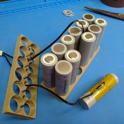 Khung giữ khối pin 12S 21700