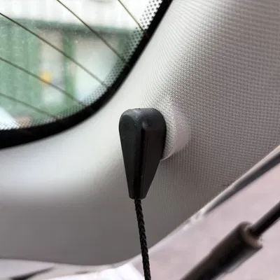 Nút chặn tấm che khoang hành lý xe Renault