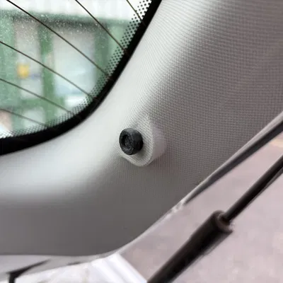 Nút chặn tấm che khoang hành lý xe Renault