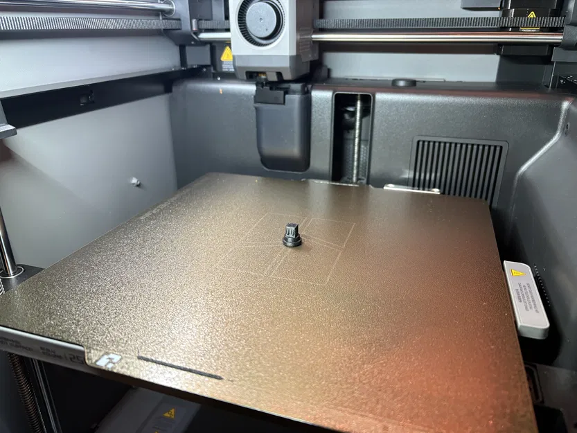 Nút chặn tấm che khoang hành lý xe Renault - Image 5