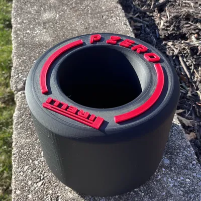 Chậu cây hình lốp xe F1 Pirelli