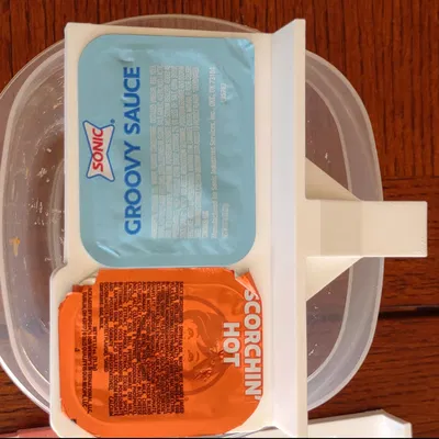 Giá đỡ hộp sốt gắn khe gió điều hòa ô tô tiện lợi (3D Printed)