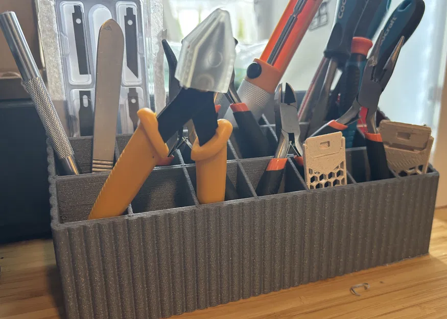 Khay đựng dụng cụ để bàn in 3D tiện lợi, thiết kế tối giản - Image 1