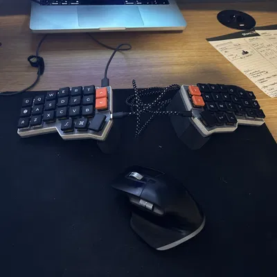 Bộ đế nâng góc (tenting) dạng module cho bàn phím Corne