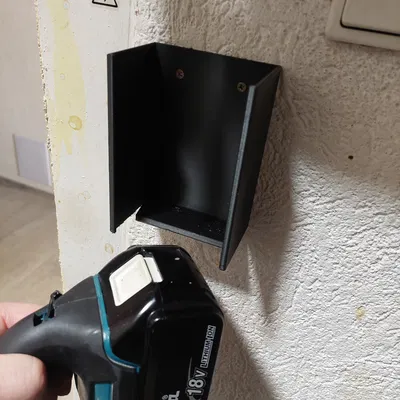 Giá treo máy hút bụi cầm tay Makita - Tiết kiệm không gian cực hiệu quả