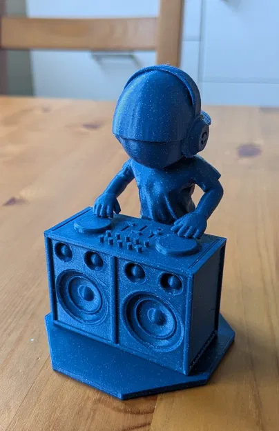 Mô hình DJ Skulptur - Tượng trang trí bàn làm việc độc đáo - Image 1