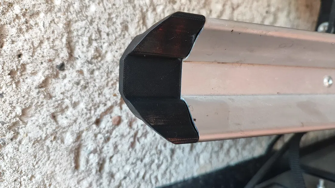 Nắp bịt đầu thanh nhôm baga xe đạp HAKR - Image 1