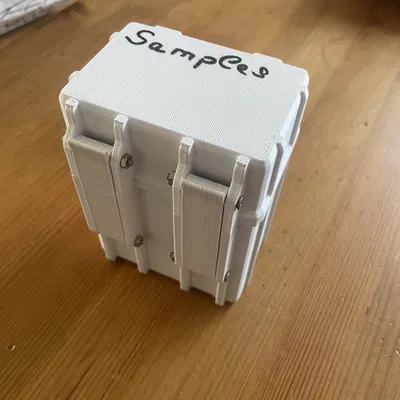 Hộp Đựng Mẫu Whisky Siêu Bền – Hộp Vận Chuyển 6 hoặc 8 Chai (Parametric)