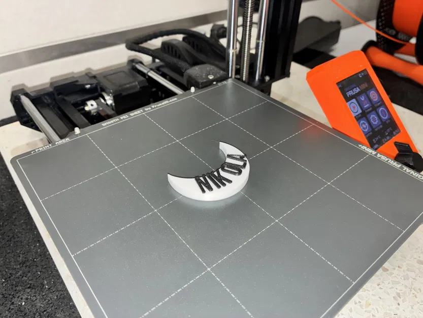 Móc khóa hình trăng khuyết Nikola - Thẻ tên cá nhân hóa & Móc treo túi (In không support) - Image 1