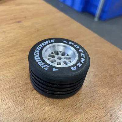 Bộ vành và lốp xe nâng cấp cho Lego 11375 Icons Ferrari F2004